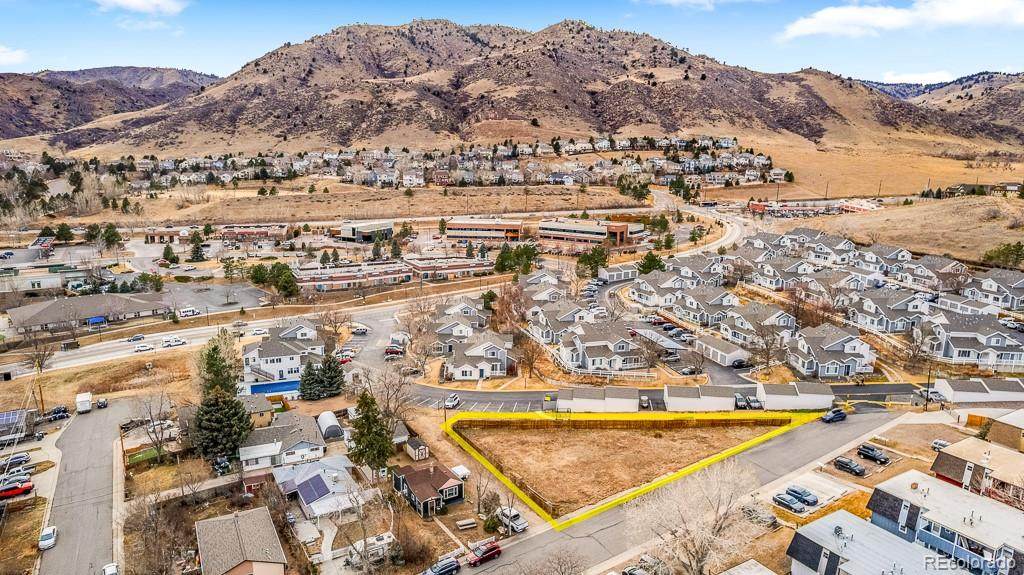 300 Columbine Street - Photo 1