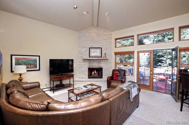 2675 Kinnikinnick Road - Photo 1