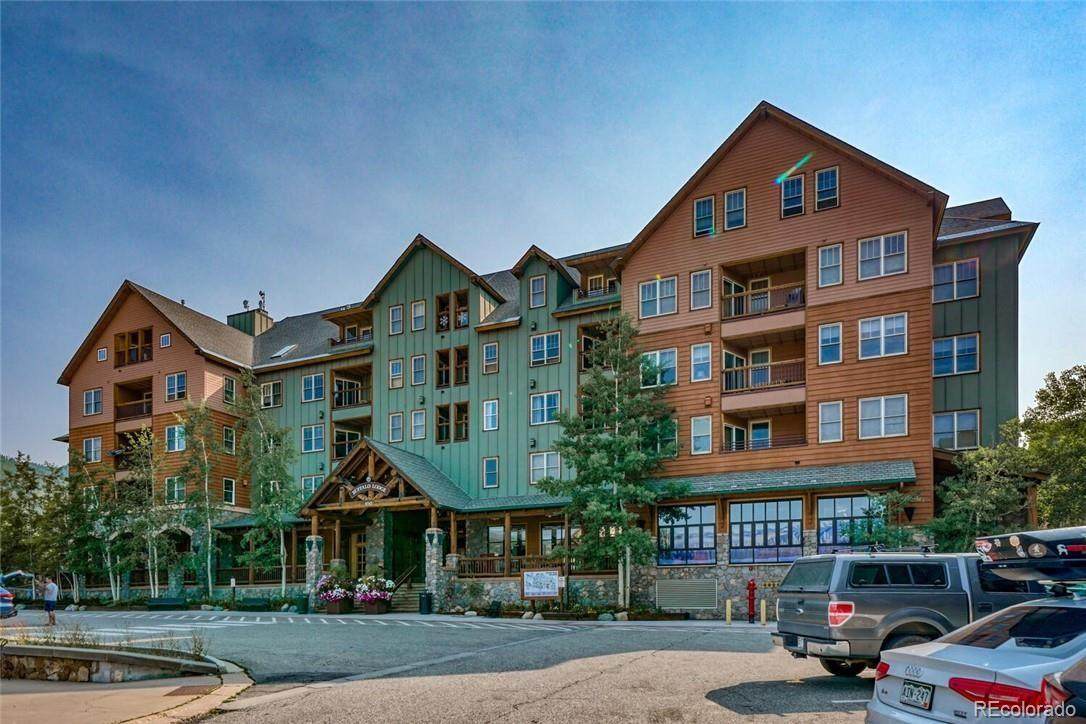 100 Dercum Square - Photo 1