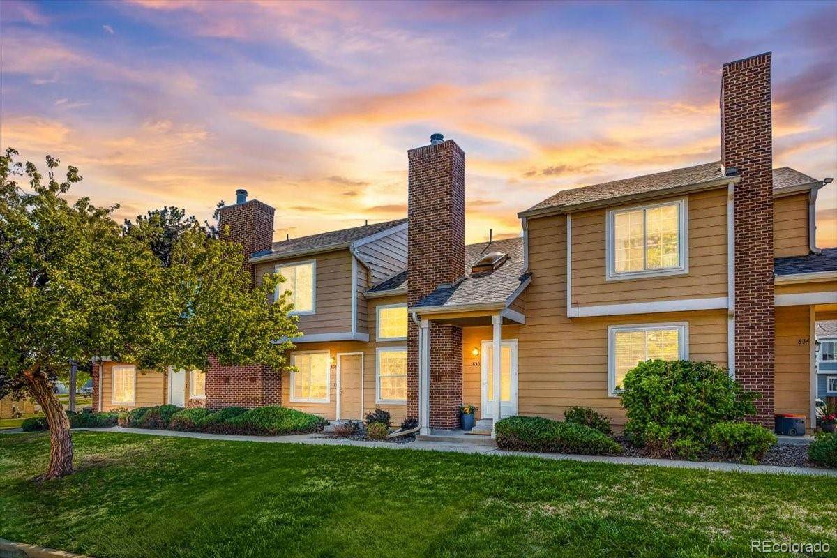 836 Summer Drive - Photo 1