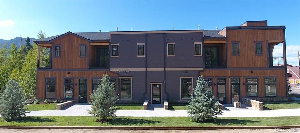 800 Park Ave - Photo 1