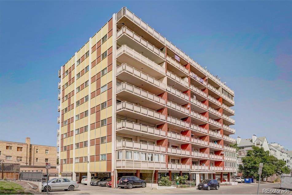 1121 Albion Street - Photo 1