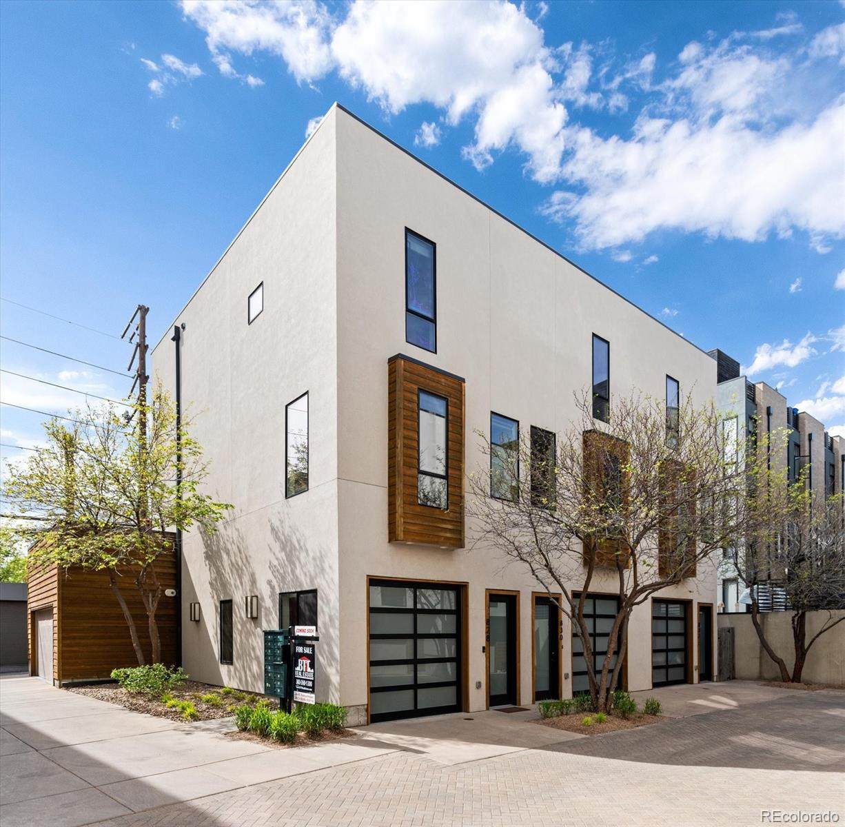 828 25th Street - Photo 1