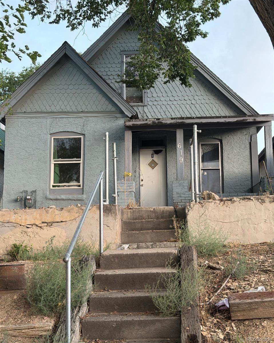 619 11th Street - Photo 1