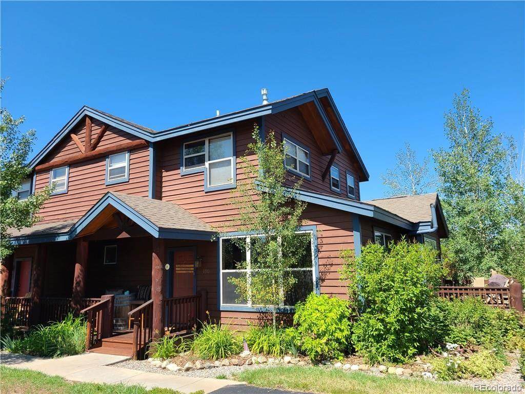 190 Elizabeth Circle - Photo 1