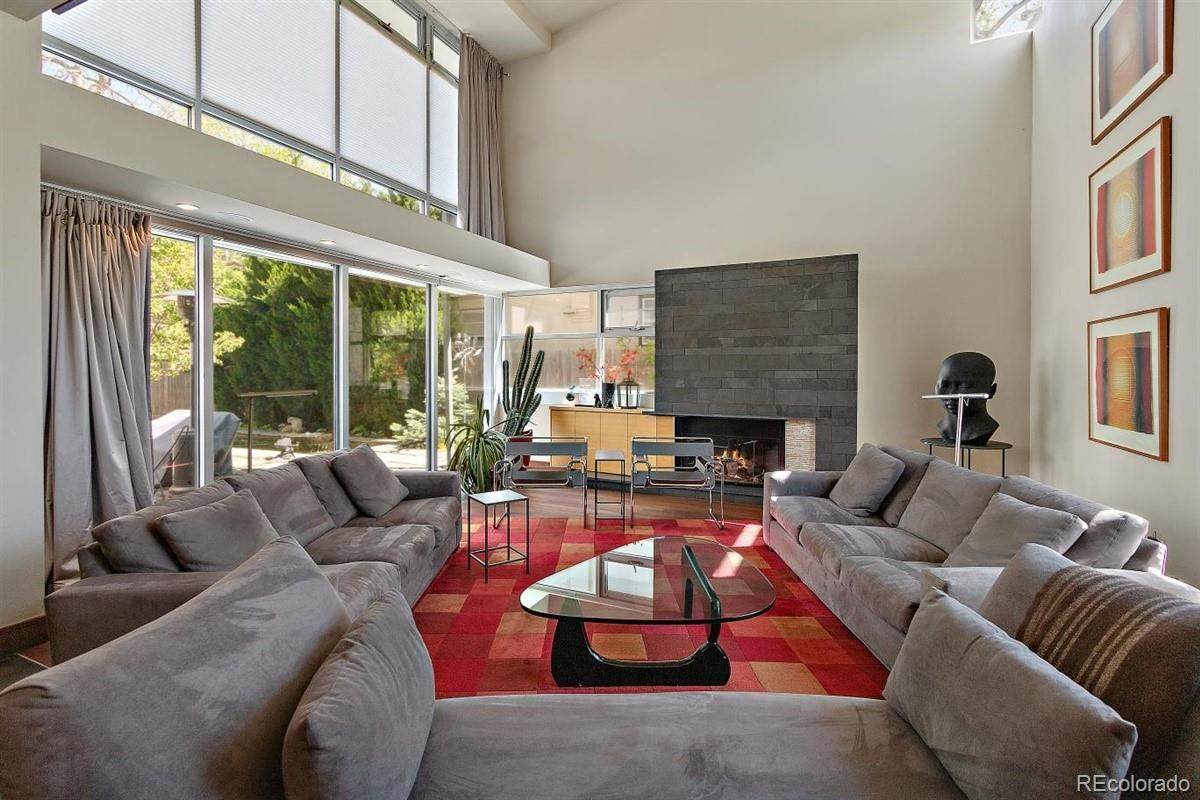 2230 Glencoe Street - Photo 1