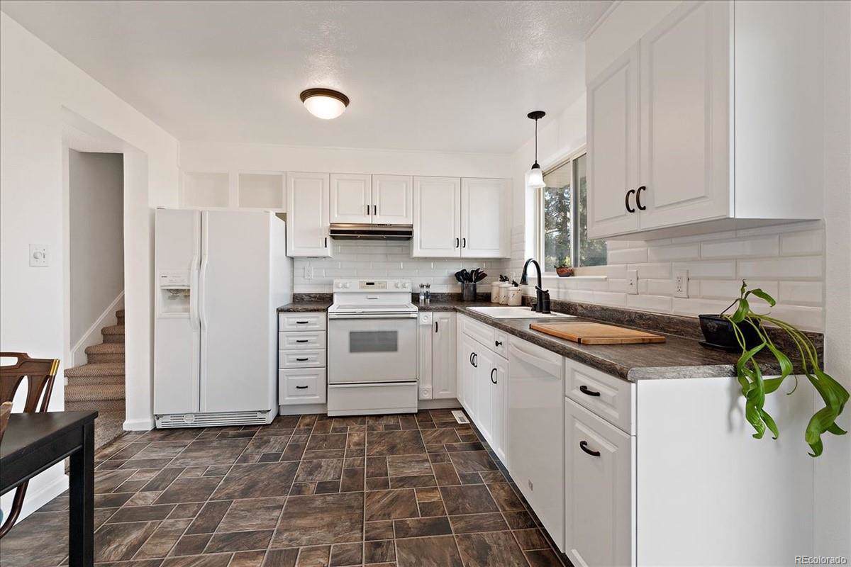383 Helena Circle - Photo 1