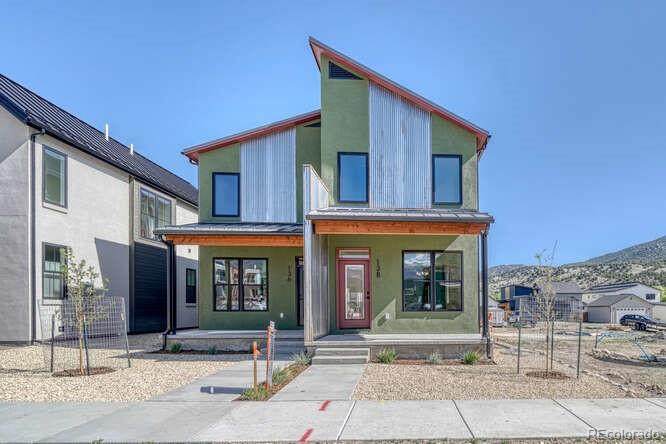 138 Chase Street - Photo 1