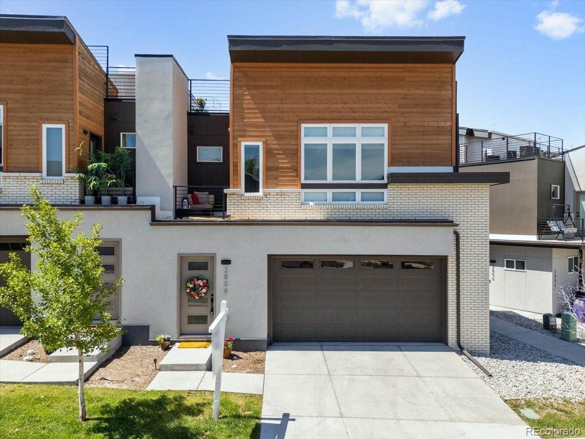2804 53rd Avenue - Photo 1