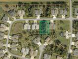  Hedgewood Circle - Photo 2