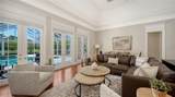 228 Saint James Park - Photo 10