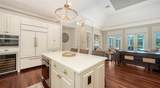 228 Saint James Park - Photo 16