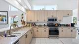 8009 Hampton Court - Photo 13