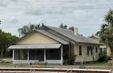 628 Magnolia Street - Photo 2