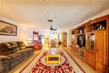 5585 Pendlewood Lane - Photo 16