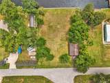 10082 Riverview Circle - Photo 16