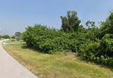 211 Westwind Drive - Photo 3