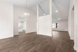 19 Regina Lane - Photo 2