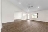 19 Regina Lane - Photo 3
