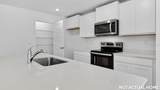 244 Hawthorn Avenue - Photo 5