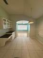 724 Vista Place - Photo 2