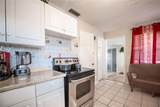 1048 Roselle Avenue - Photo 21