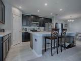 911 Avenal - Photo 16