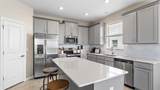 124 Adventure Avenue - Photo 3