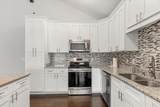 2565 Albion Avenue - Photo 6