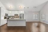 2565 Albion Avenue - Photo 8