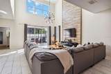 4740 Sleepy Hollow Dr - Photo 10