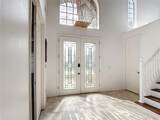 2460 The Oaks Boulevard - Photo 4