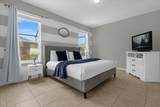 8017 King Palm Circle - Photo 14
