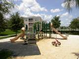 8017 King Palm Circle - Photo 43