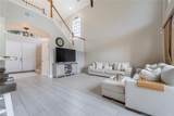 1524 The Oaks Boulevard - Photo 4