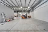 560 Barry Street - Photo 20