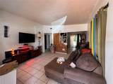 1033 Columbia Street - Photo 2