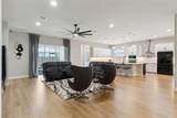 19053 Blueleaf Street - Photo 23