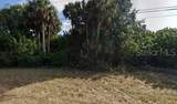 107 6 Street - Photo 4