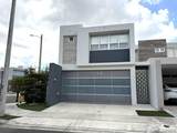 145 Trafalgar Square - Photo 1