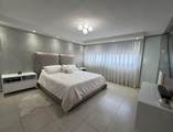 145 Trafalgar Square - Photo 27