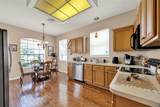 1560 The Oaks Boulevard - Photo 12