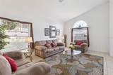 121 Vine Drive - Photo 3