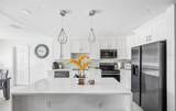 733 Saxby Avenue - Photo 9