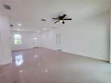 1690 Welland Street - Photo 4