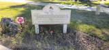 440 Lakeview Dr - Photo 2