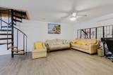 1010 Oakhill St - Photo 10
