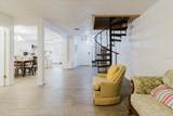 1010 Oakhill St - Photo 4