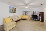 1010 Oakhill St - Photo 9