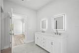 718 Desert Hills Way - Photo 18